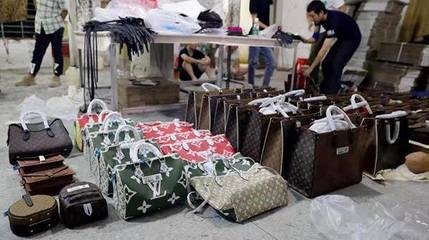 18億奢侈品涉假案震動市場，箱包銷售如何辨別真?zhèn)危? class=