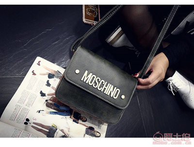 2016新款韓版夏季時尚單肩包 休閑百搭的鐵字母設(shè)計